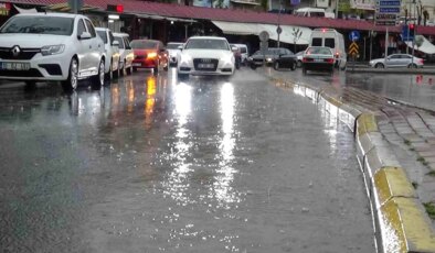 Şanlıurfa’da Sağanak Yağış Etkisini Sürdürüyor