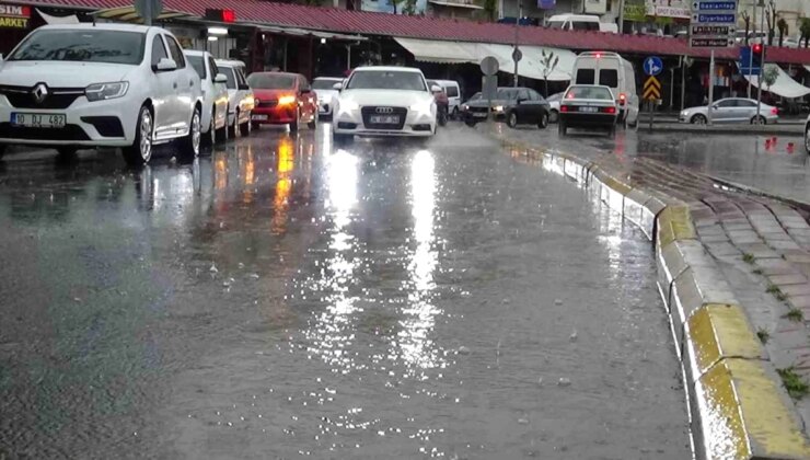 Şanlıurfa’da Sağanak Yağış Etkisini Sürdürüyor